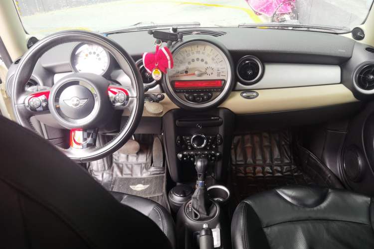 Used MINI 2011 1.6L COOPER Excitement Center Console