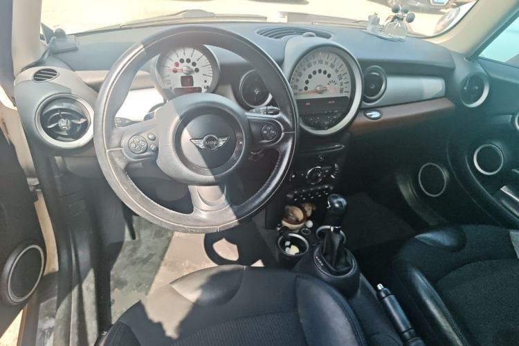 Used MINI 2011 1.6L COOPER Fun Center Console