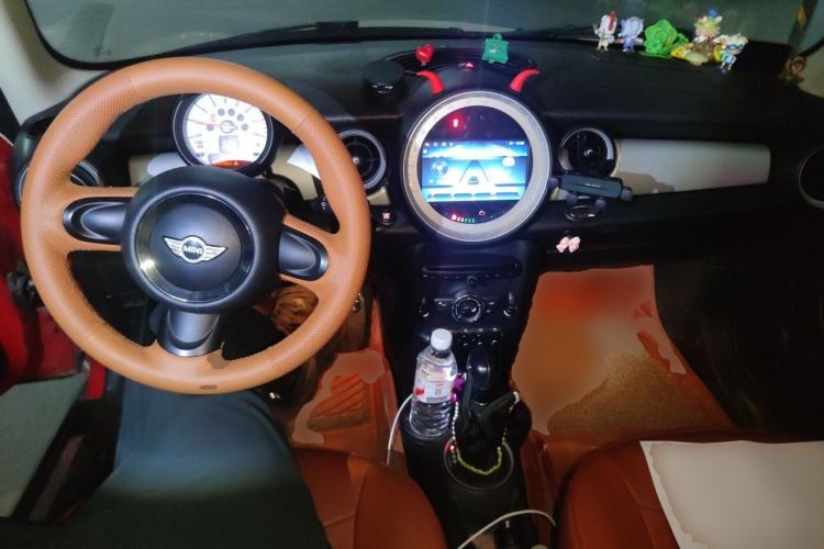 Used MINI 2011 1.6L ONE Center Console