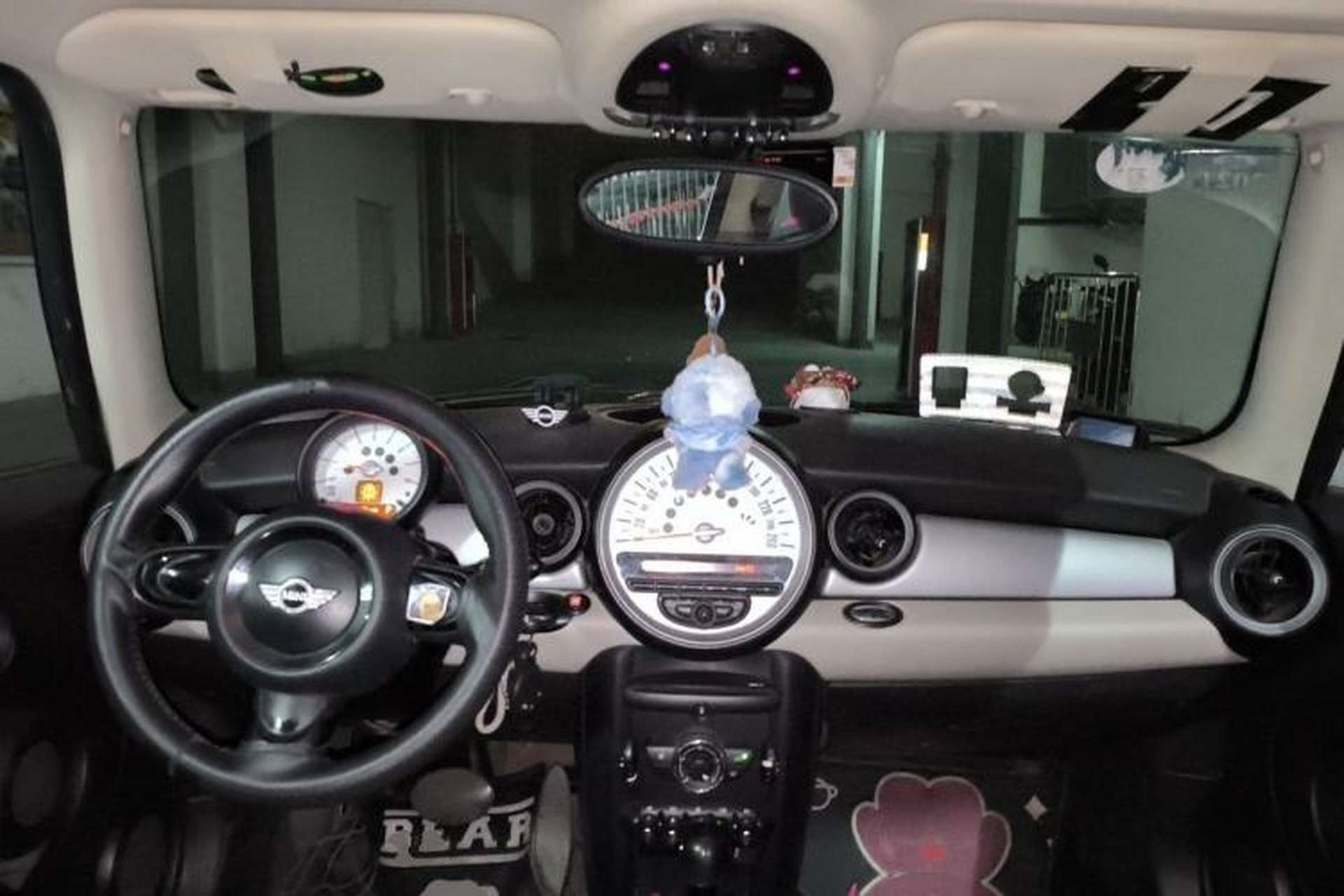 Used MINI 2011 1.6L ONE Center Console