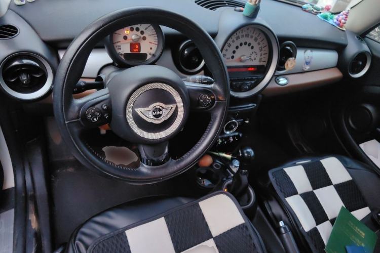 Used MINI 2011 1.6L COOPER Fun Center Console