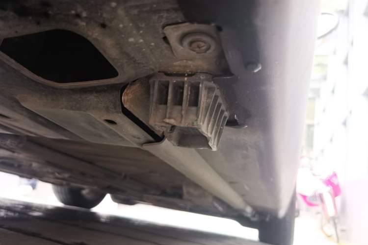 Used MINI 2011 1.6L COOPER Excitement Chassis Rear Right