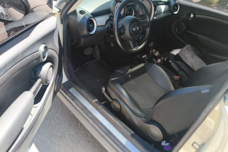 Used MINI 2011 1.6L COOPER Fun Driver Seat