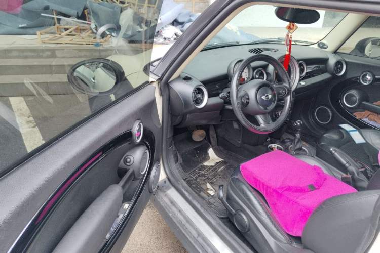 Used MINI 2011 1.6L COOPER Excitement Driver Seat