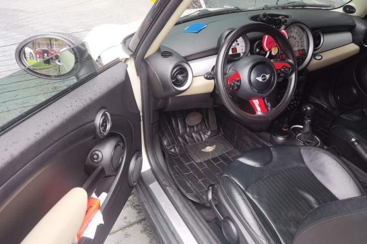 Used MINI 2011 1.6L COOPER Excitement Driver Seat