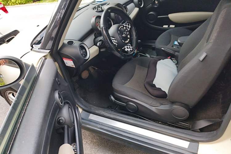 Used MINI 2011 1.6L ONE Driver Seat