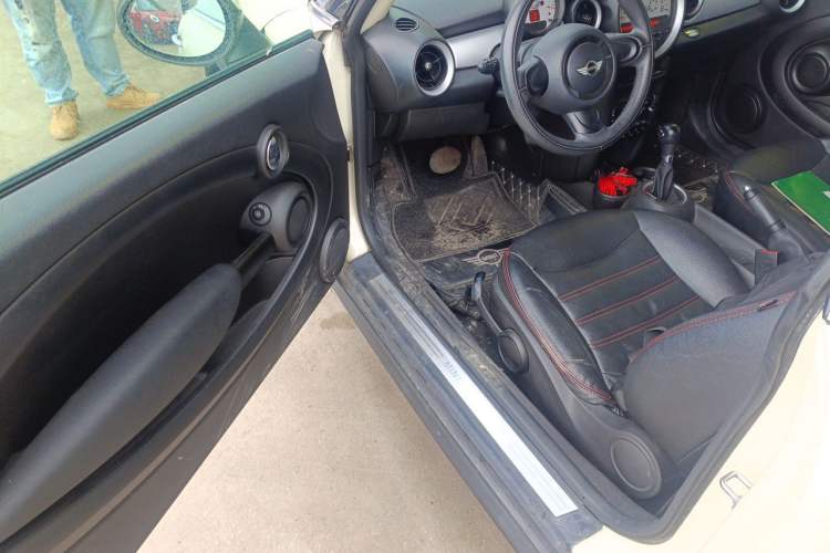 Used MINI 2011 1.6L ONE Driver Seat