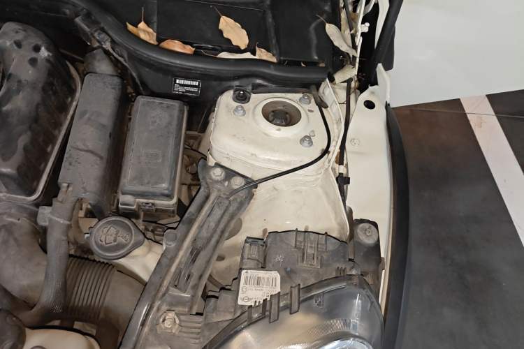 Used MINI 2011 1.6L ONE Engine Bay Left