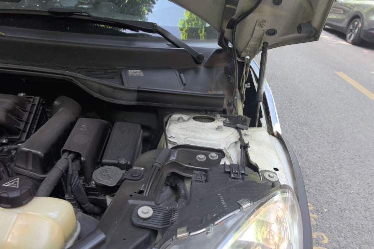 Used MINI 2011 1.6L ONE Engine Bay Left