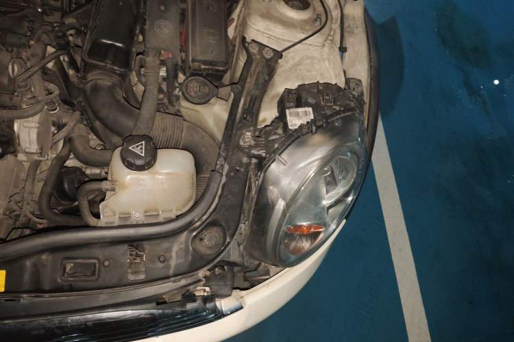 Used MINI 2011 1.6L COOPER Fun Engine Bay Left