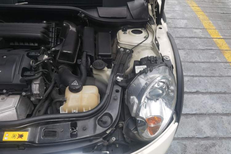 Used MINI 2011 1.6L COOPER Excitement Engine Bay Left