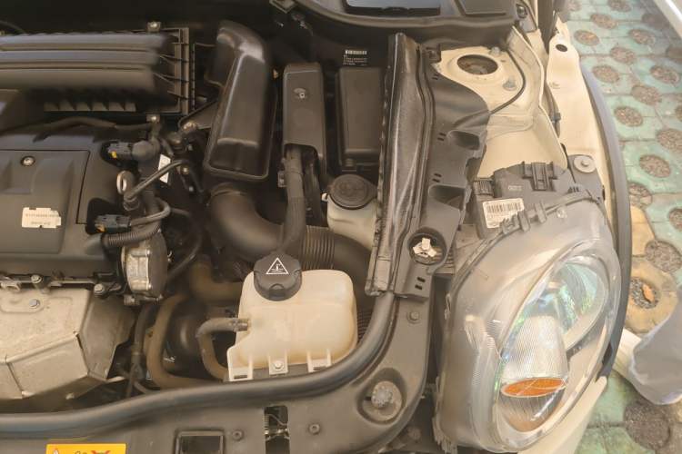 Used MINI 2011 1.6L ONE Engine Bay Left