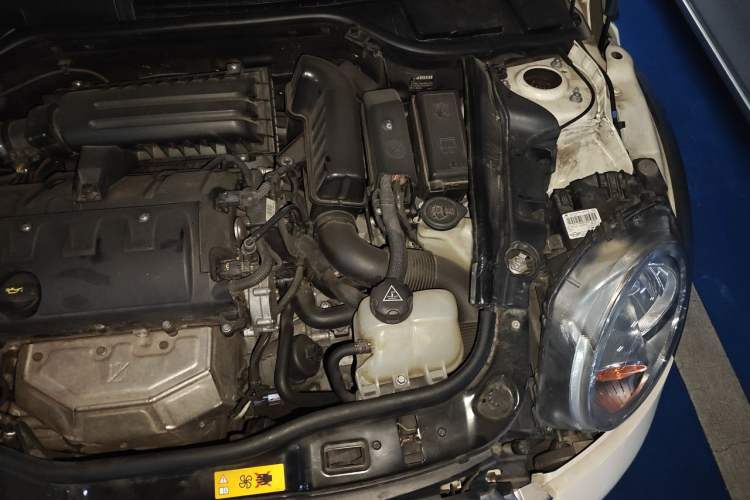 Used MINI 2011 1.6L ONE Engine Bay Left