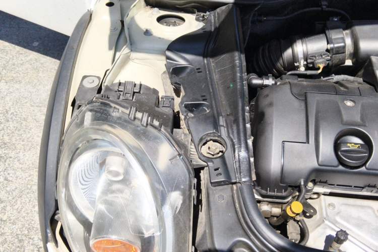 Used MINI 2011 1.6L ONE Engine Bay Right