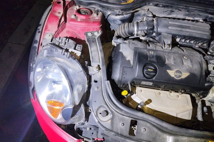 Used MINI 2011 1.6L COOPER Excitement Engine Bay Right