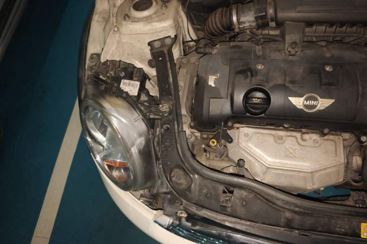 Used MINI 2011 1.6L COOPER Fun Engine Bay Right