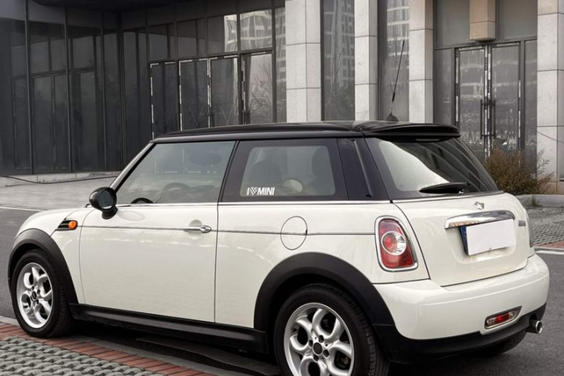 Used MINI 2011 1.6L COOPER Fun Exterior 3