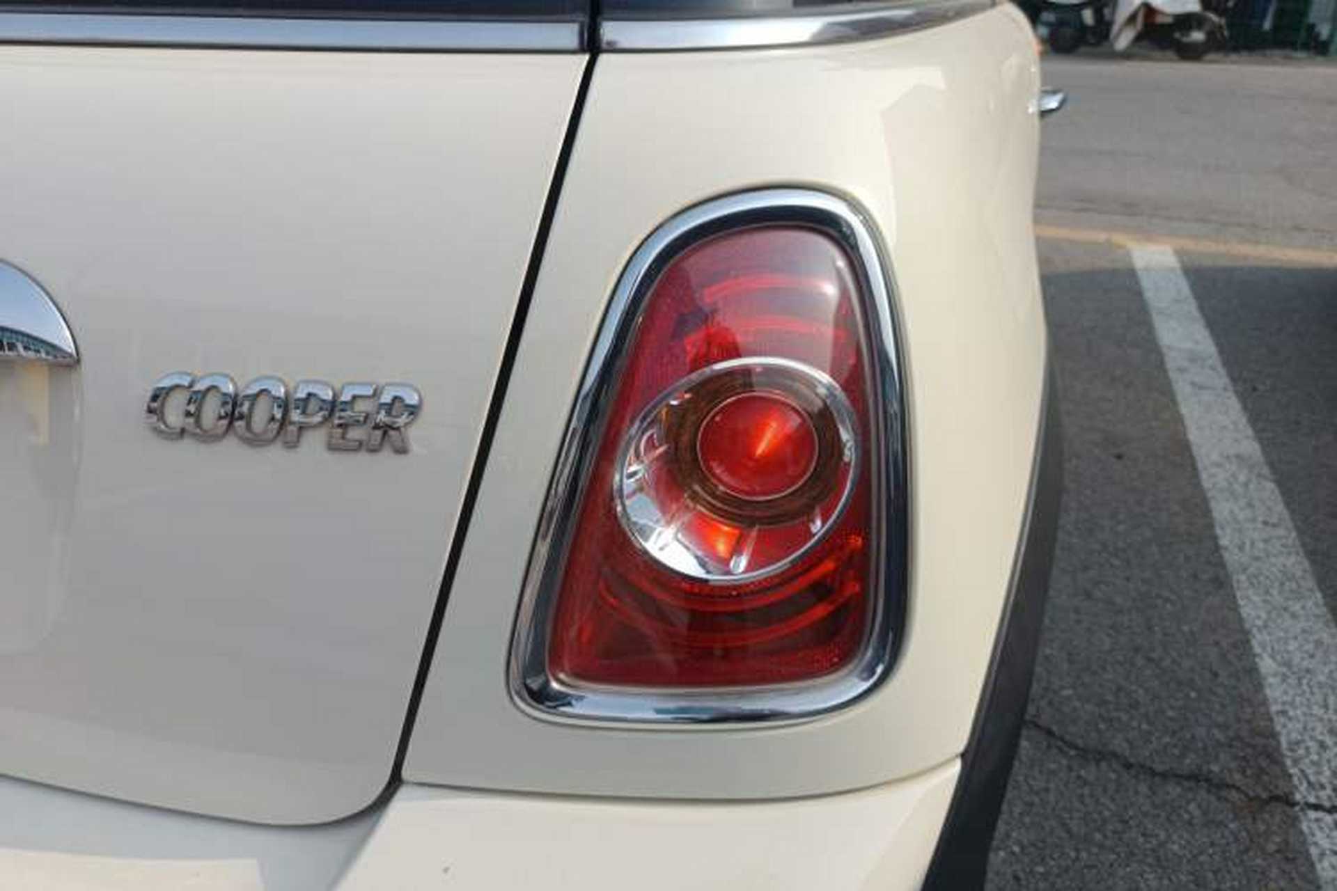 Used MINI 2011 1.6L COOPER Fun Exterior 3
