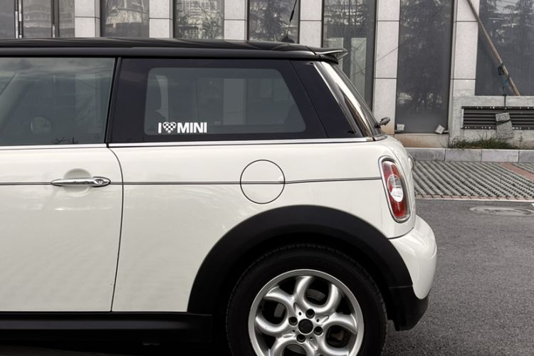 Used MINI 2011 1.6L COOPER Fun Exterior 4