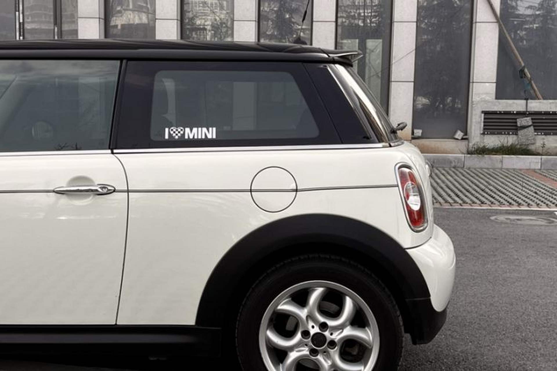 Used MINI 2011 1.6L COOPER Fun Exterior 4