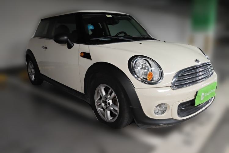 Used MINI 2011 1.6L ONE Front Right 45 Deg