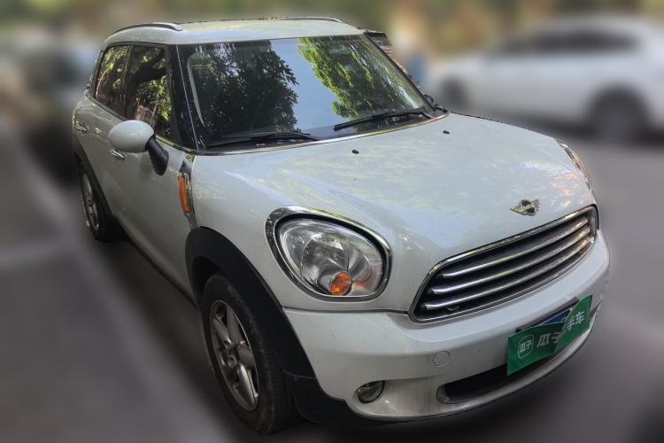 Used MINI 2011 1.6L ONE Front Right 45 Deg