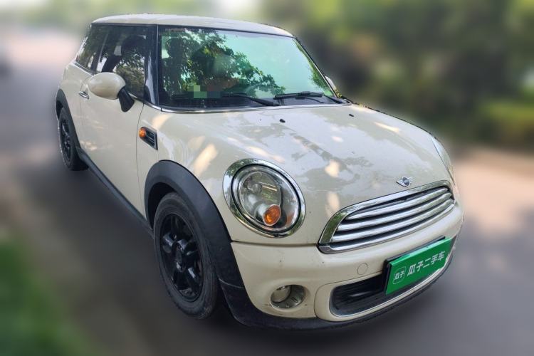 Used MINI 2011 1.6L ONE Front Right 45 Deg