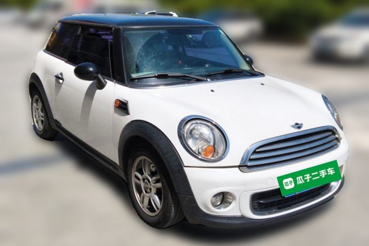 Used MINI 2011 1.6L ONE Front Right 45 Deg