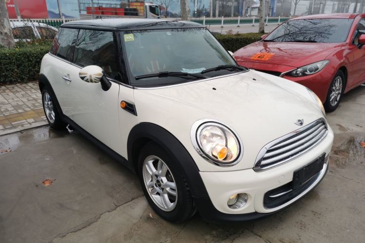 Used MINI 2011 1.6L ONE Front Right 45 Deg