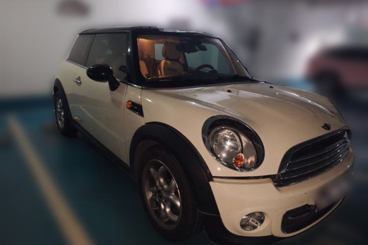 Used MINI 2011 1.6L COOPER Fun Front Right 45 Deg