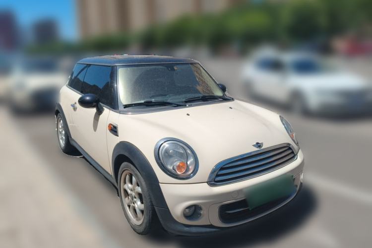 Used MINI 2011 1.6L COOPER Fun Front Right 45 Deg