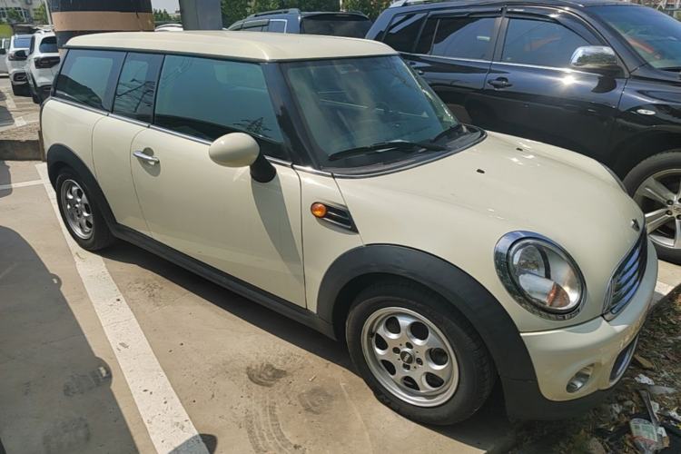 Used MINI 2011 1.6L ONE Front Right 45 Deg