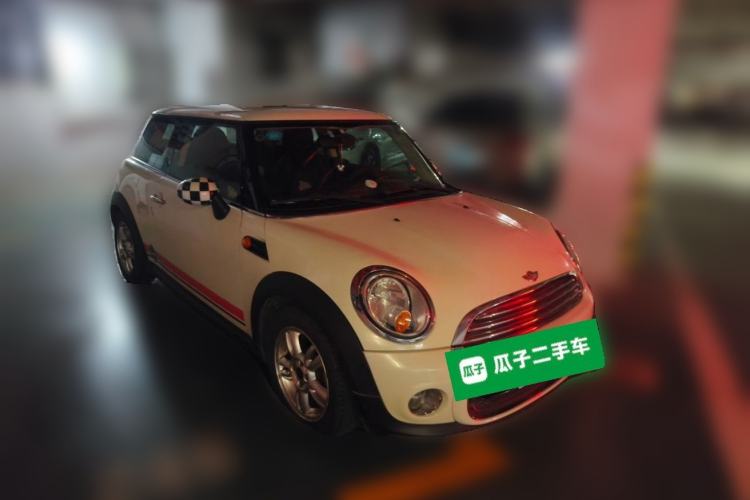 Used MINI 2011 1.6L ONE Front Right 45 Deg