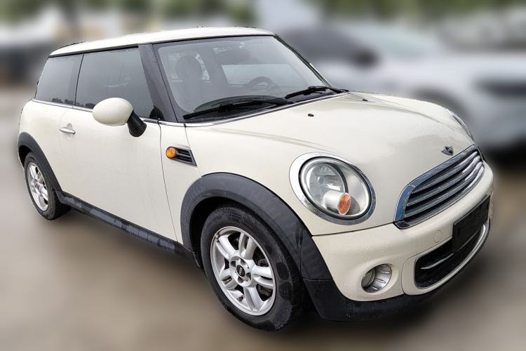 Used MINI 2011 1.6L ONE Front Right 45 Deg