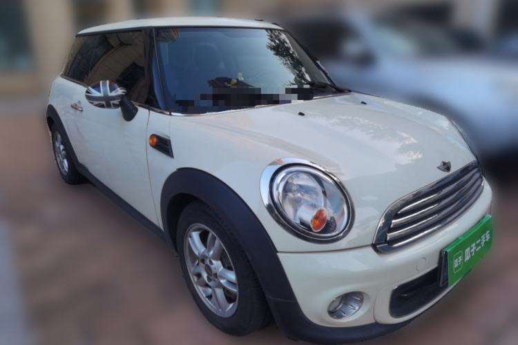 Used MINI 2011 1.6L ONE Front Right 45 Deg