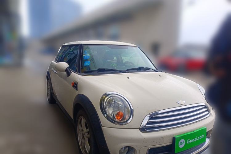 Used MINI 2011 1.6L ONE Front Right 45 Deg