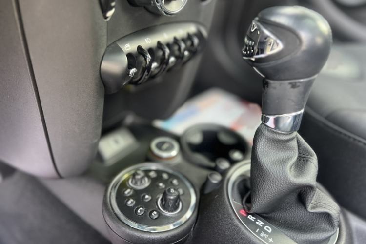 Used MINI 2011 1.6L COOPER Fun Gear Lever