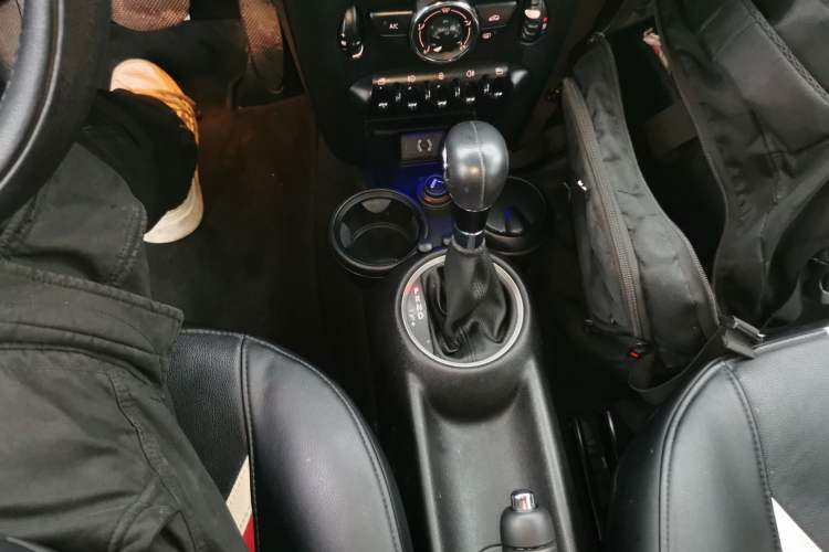 Used MINI 2011 1.6L ONE Gear Lever