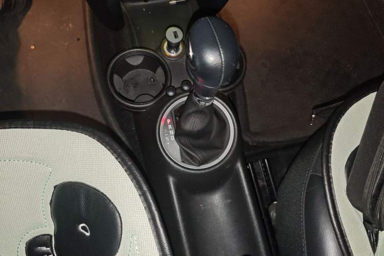 Used MINI 2011 1.6L COOPER Fun Gear Lever