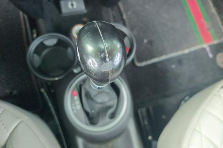 Used MINI 2011 1.6L COOPER Fun Gear Lever