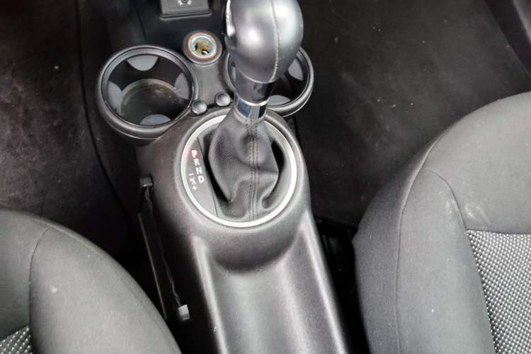 Used MINI 2011 1.6L ONE Gear Lever