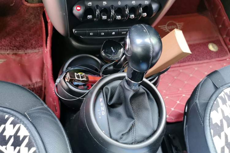 Used MINI 2011 1.6L COOPER Fun Gear Lever