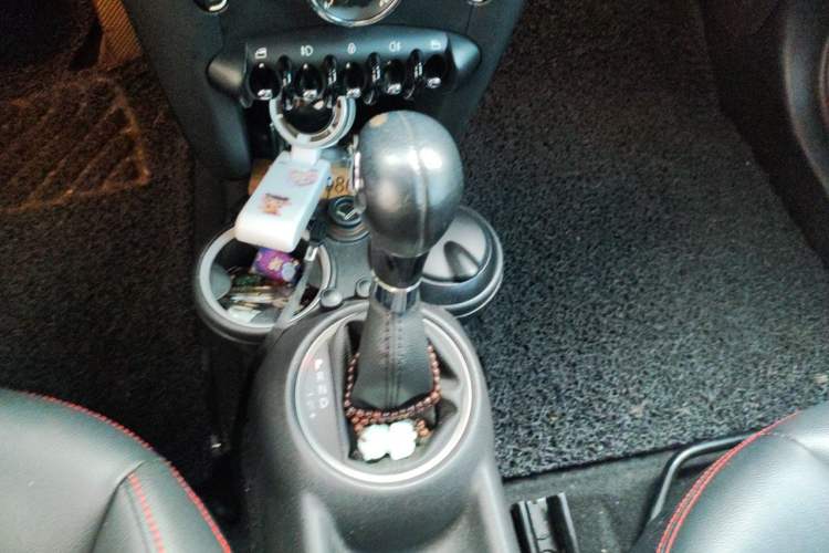 Used MINI 2011 1.6L COOPER Fun Gear Lever