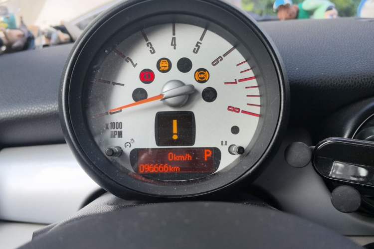 Used MINI 2011 1.6L COOPER Fun Instrument Cluster