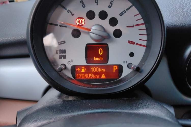 Used MINI 2011 1.6L COOPER Fun Instrument Cluster