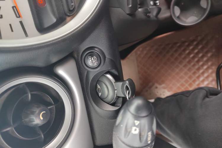 Used MINI 2011 1.6L ONE Interior 1