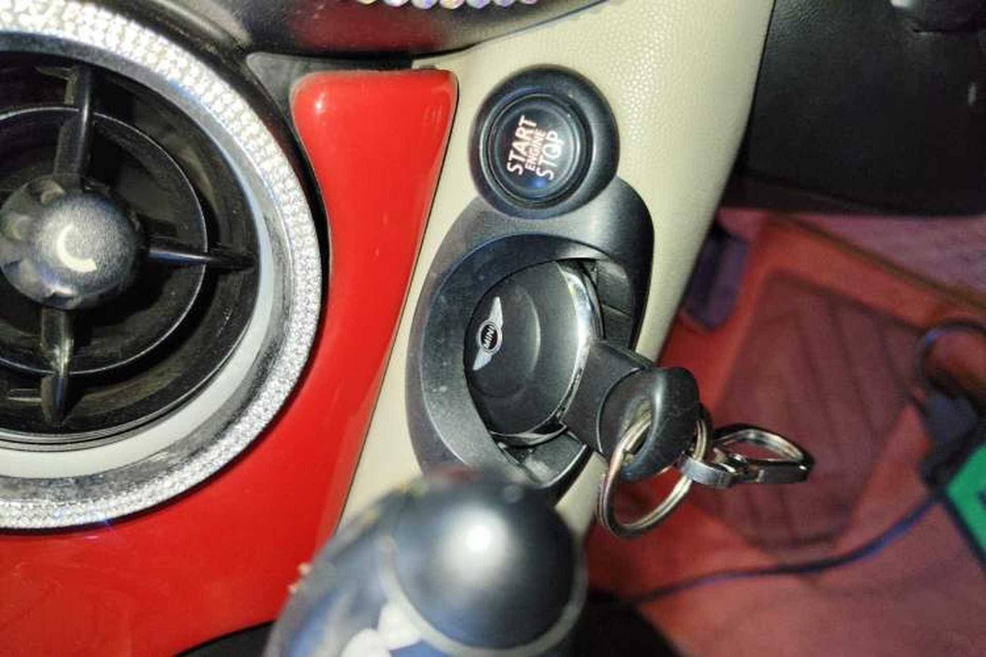 Used MINI 2011 1.6L COOPER Fun Interior 1