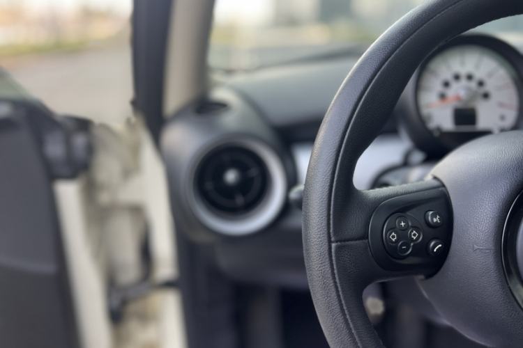Used MINI 2011 1.6L COOPER Fun Interior 13