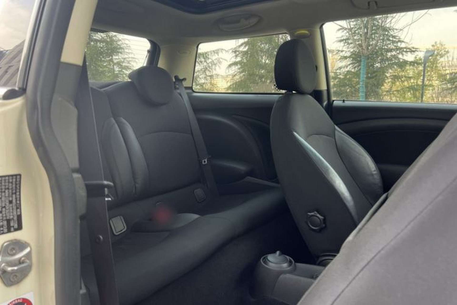 Used MINI 2011 1.6L COOPER Fun Interior 3
