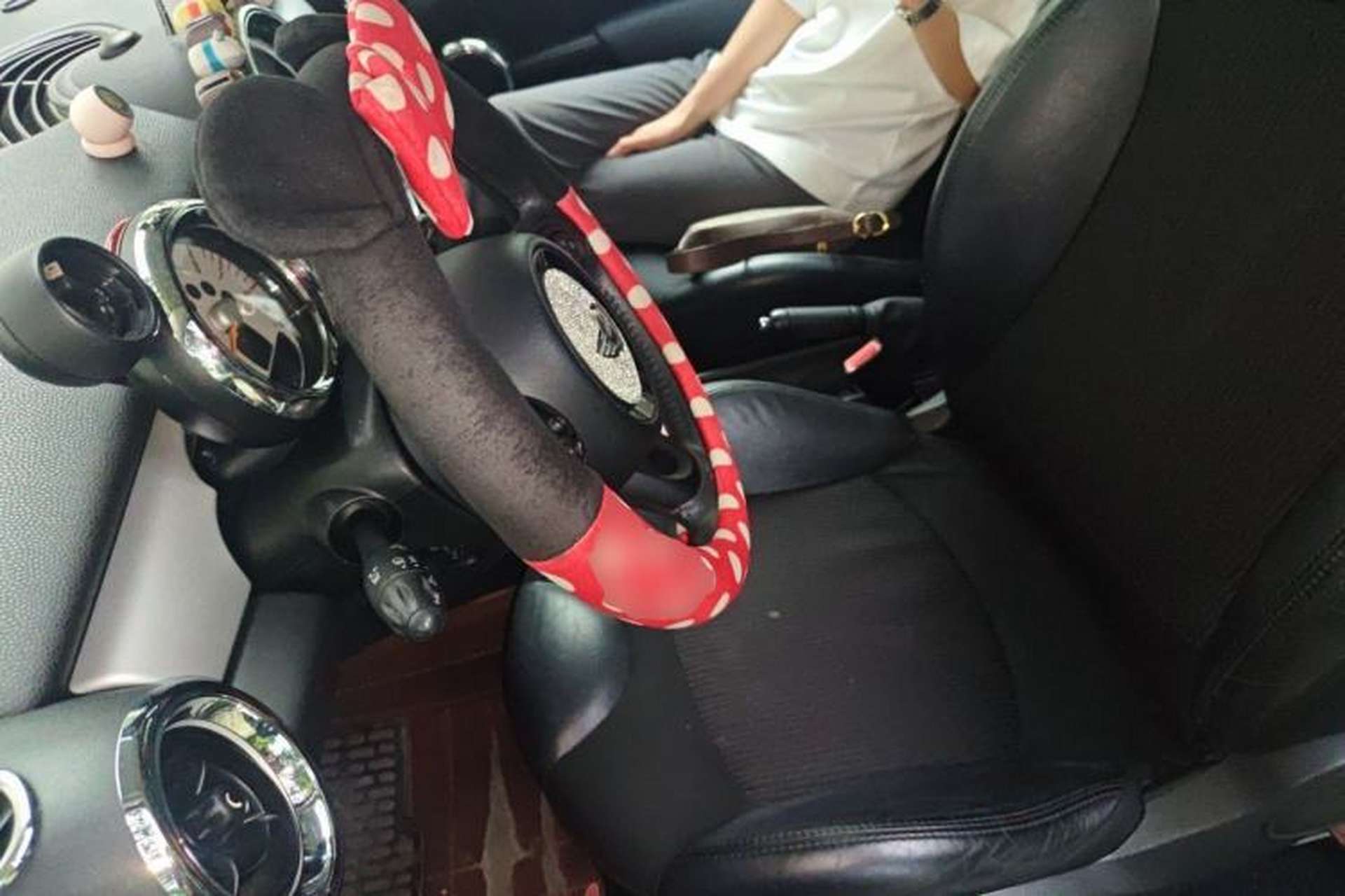 Used MINI 2011 1.6L COOPER Fun Left Front Seat